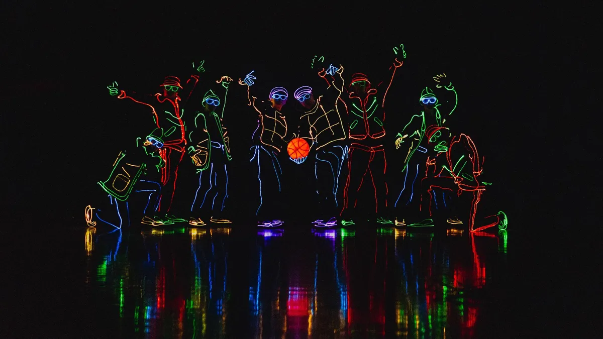 Symbioz Show – LED- und Neon-Tanzshow beim Bonner Weihnachtscircus